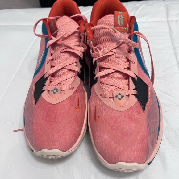 Nike - Picture 5 of 5